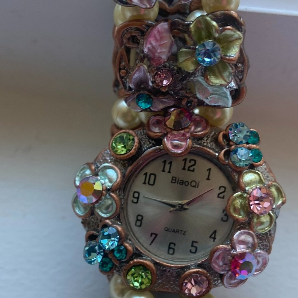 Floral Watch - Picture 3 of 4